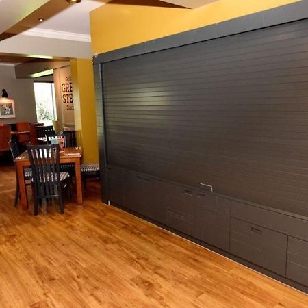 Premier Inn Isle Of Wight 뉴포트 외부 사진