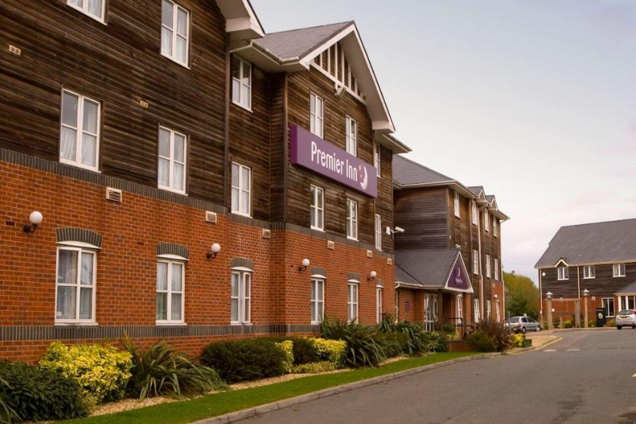 Premier Inn Isle Of Wight 뉴포트 외부 사진