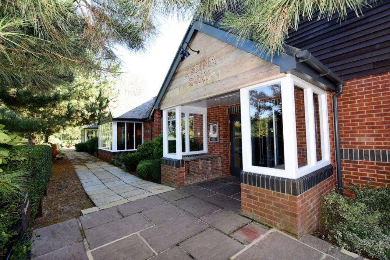 Premier Inn Isle Of Wight 뉴포트 외부 사진