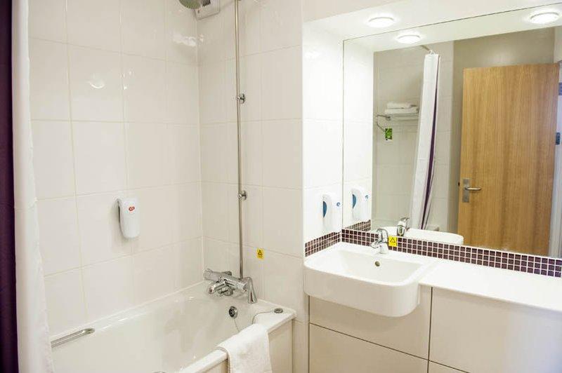 Premier Inn Isle Of Wight 뉴포트 외부 사진